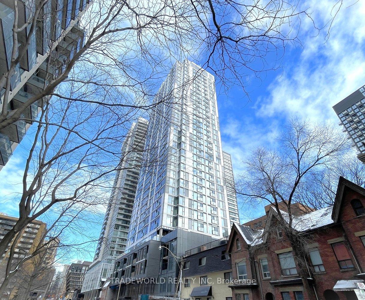 65 Mutual Street  #906