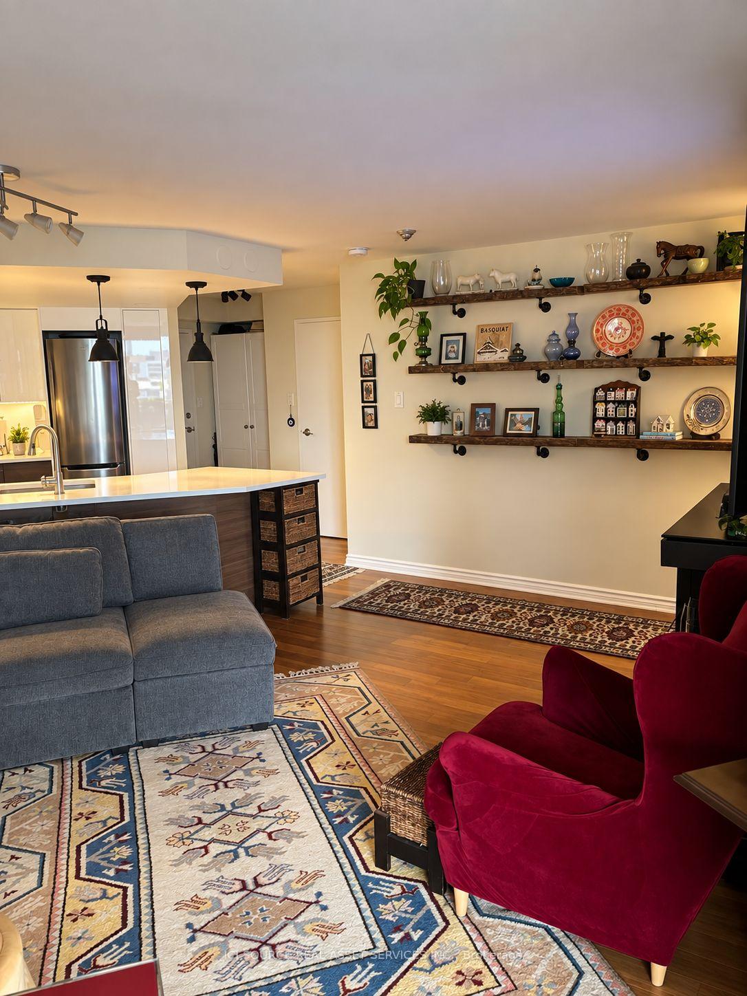 77 Maitland Place  #1226