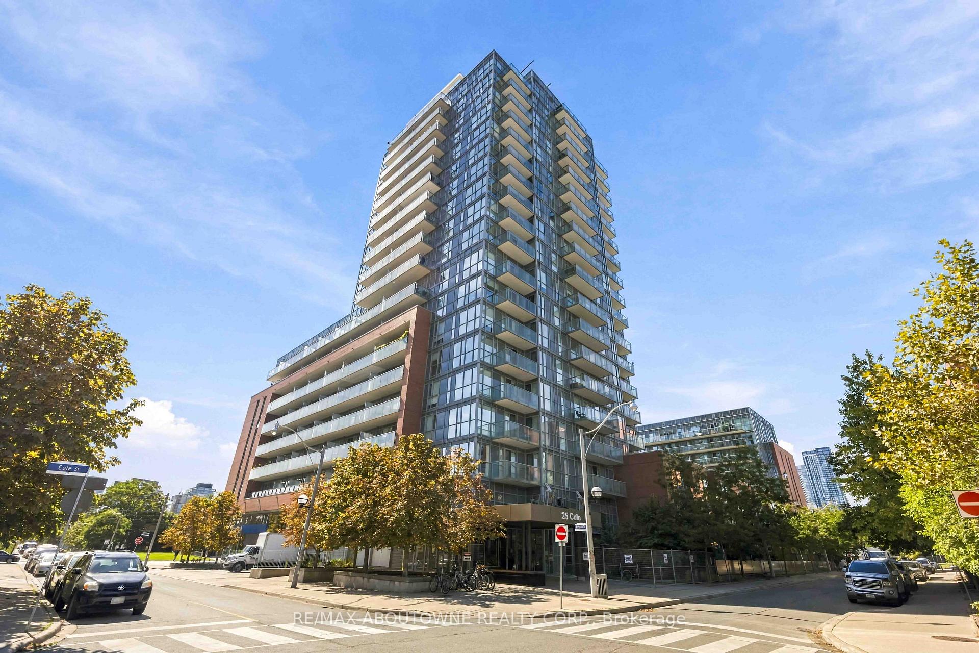 25 Cole Street  #320
