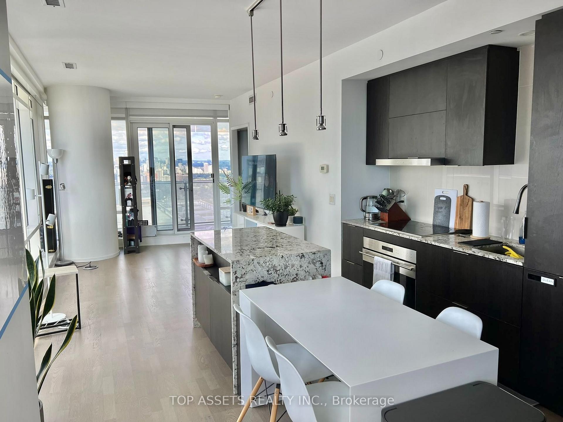 1 Bloor Street E #4409