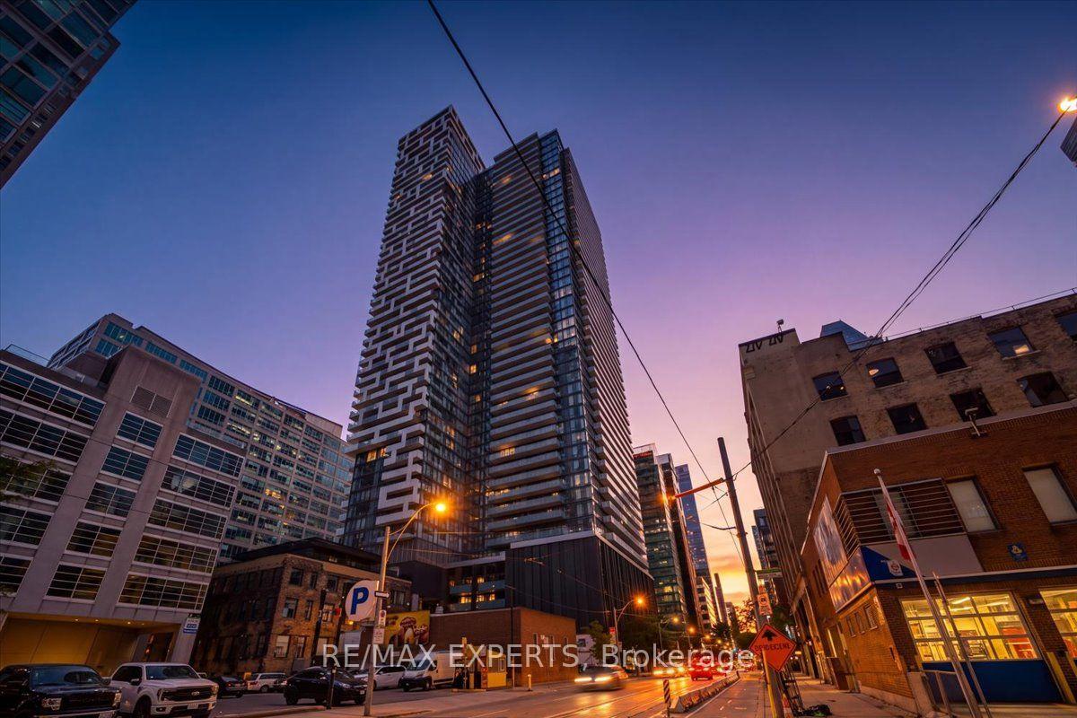 25 Richmond Street E #1815