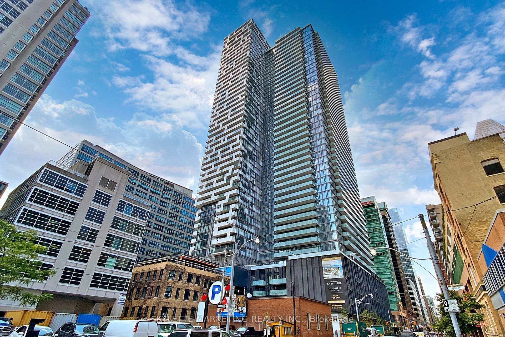 25 Richmond Street E #803