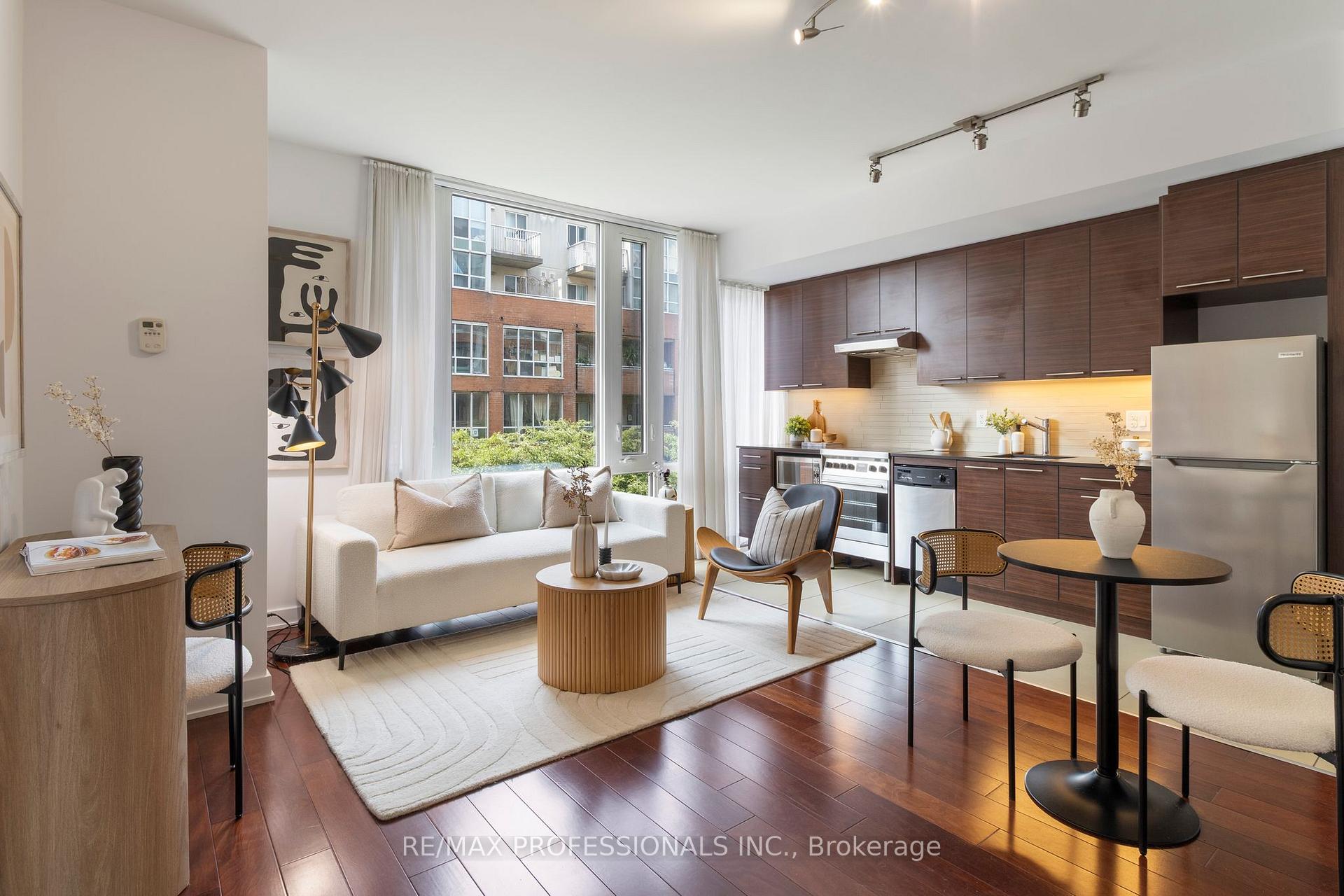 3 Market Street  #422