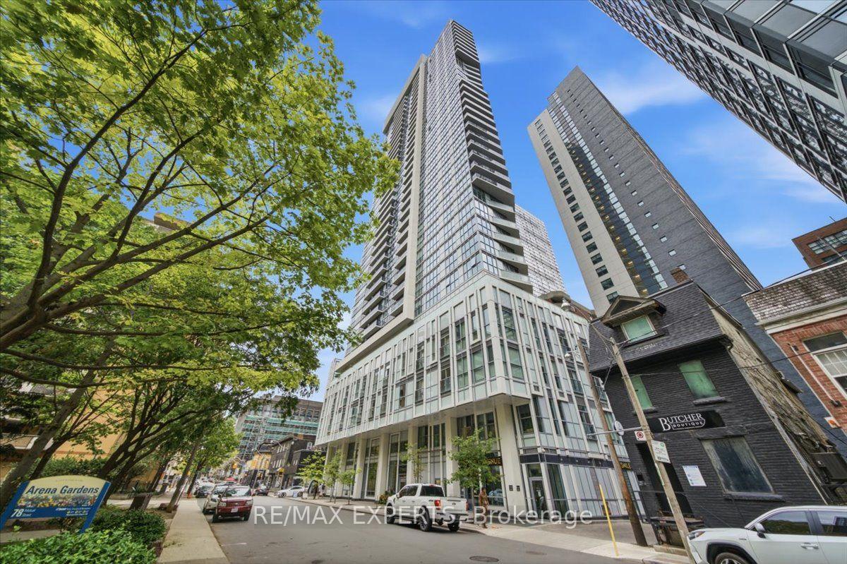 77 Mutual Street  #401