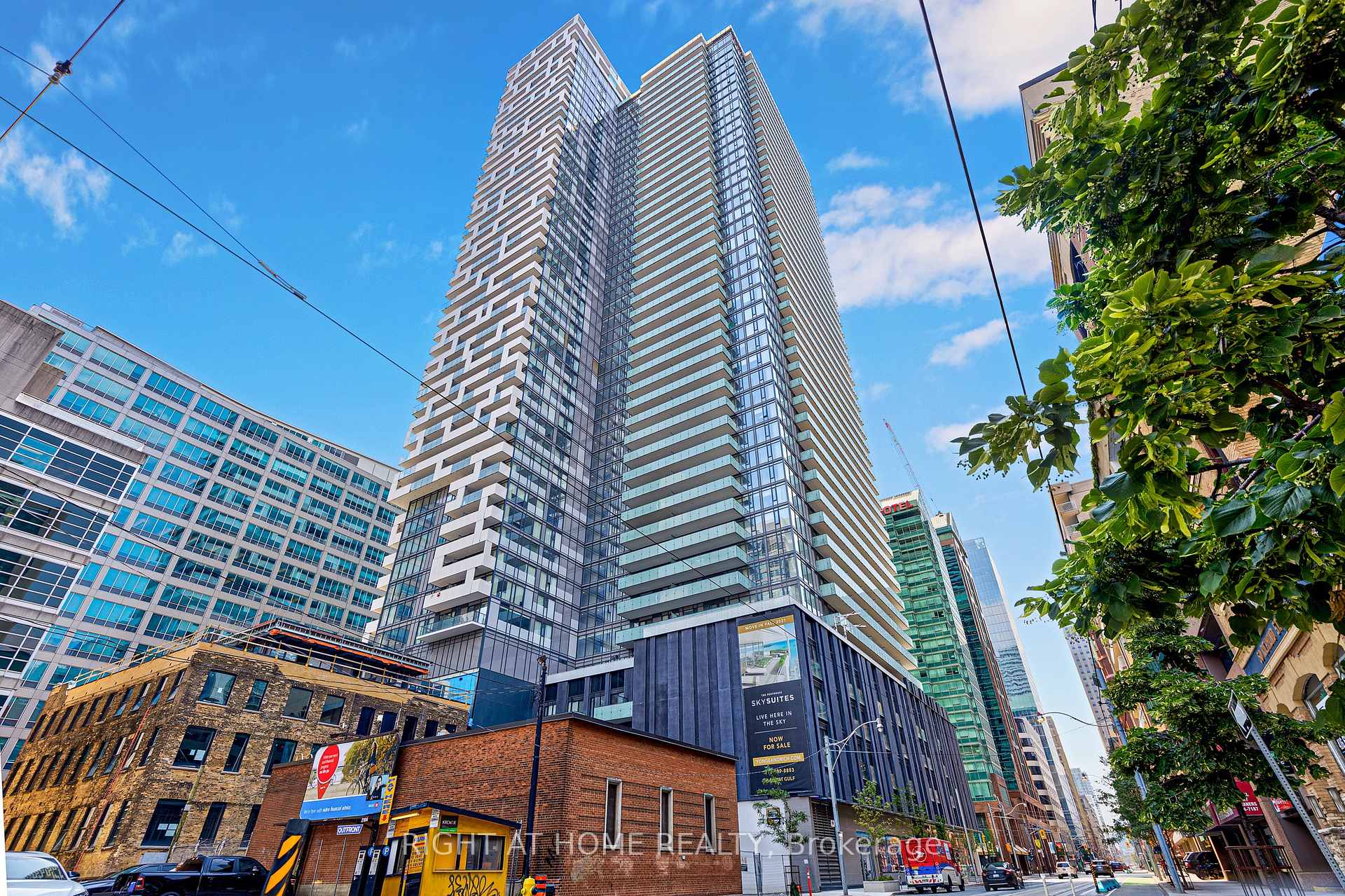 25 richmond Street E #315