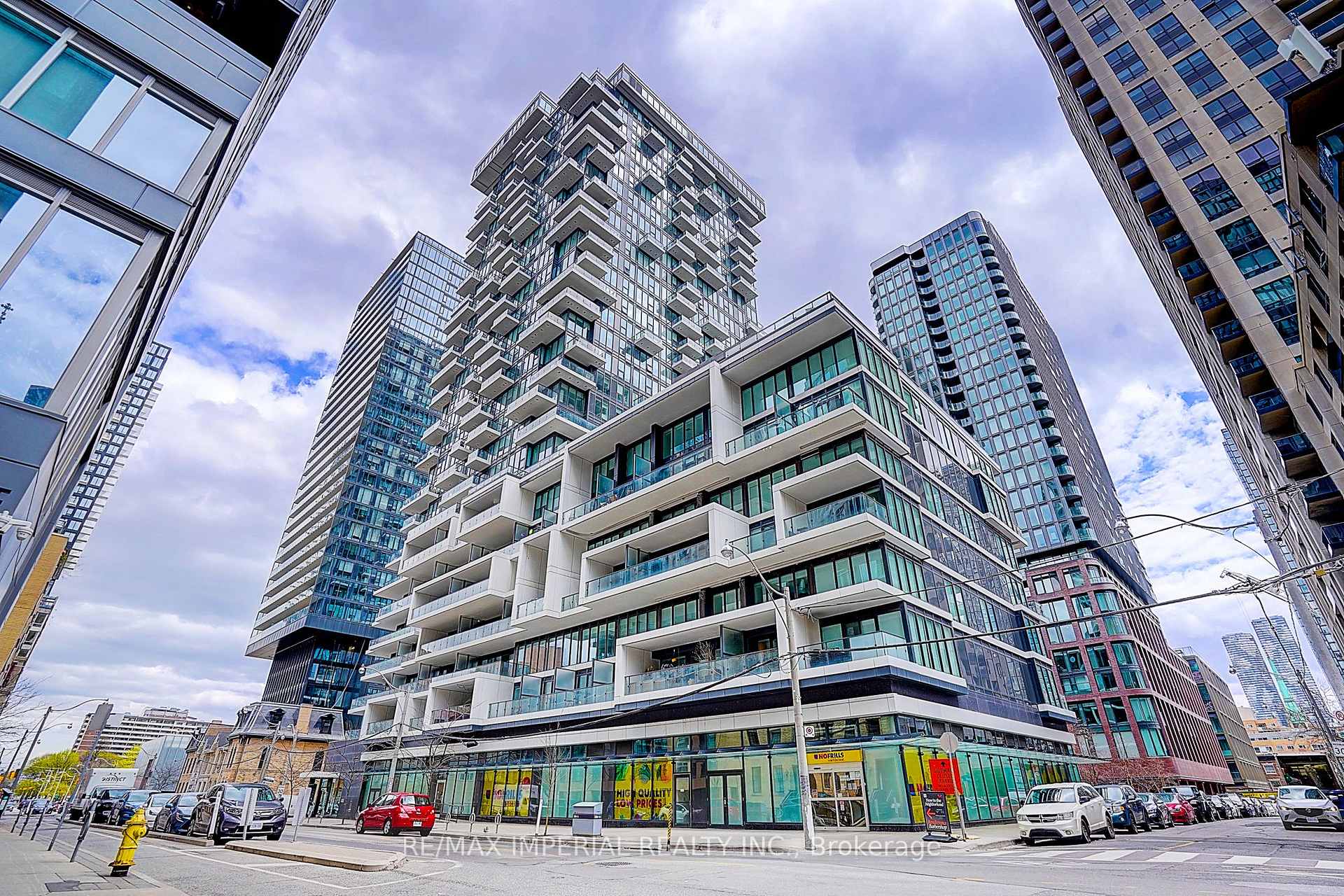 77 Shuter Street  #710