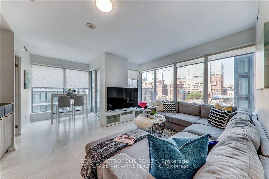 68 Shuter Street  #605