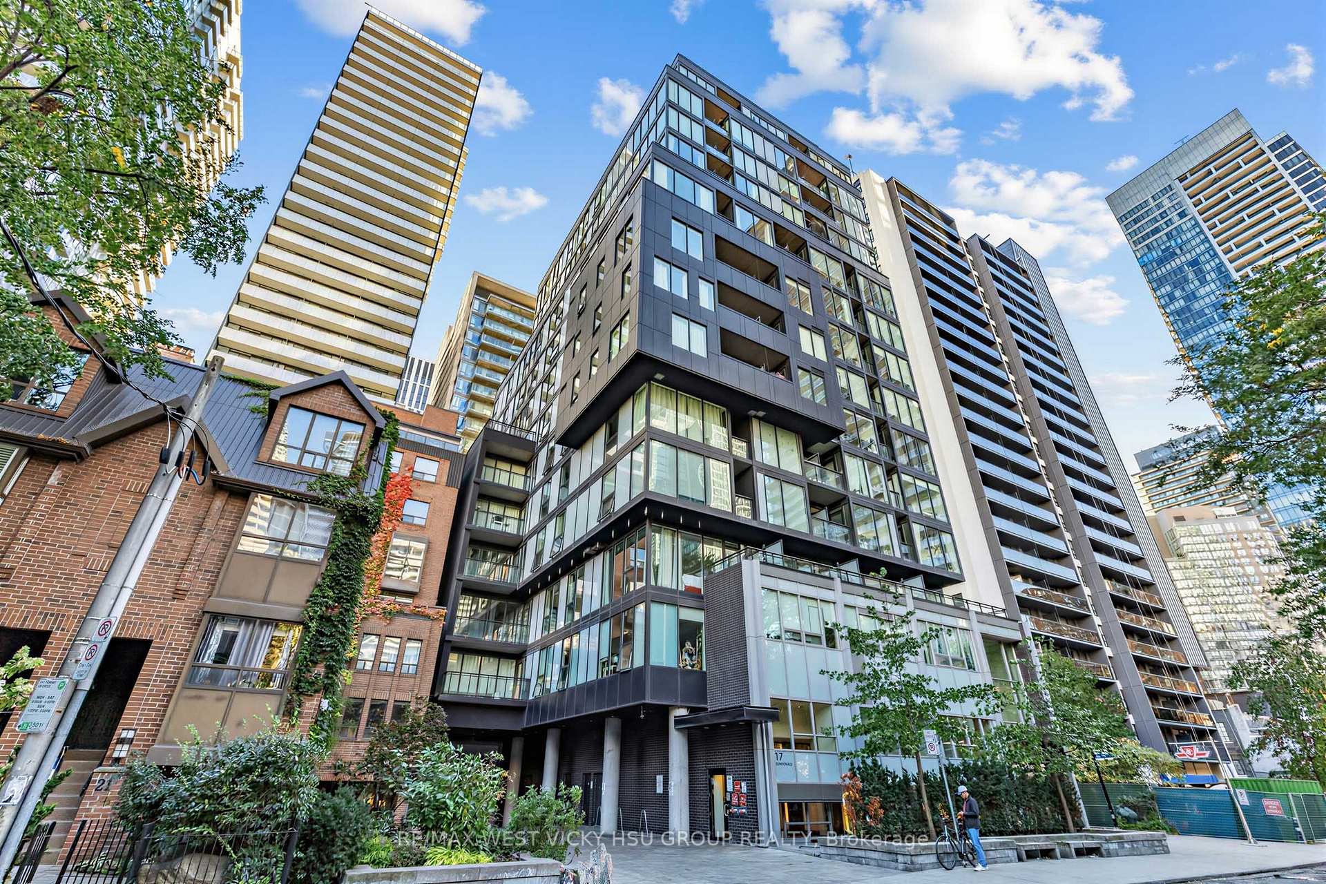 17 Dundonald Street  #305