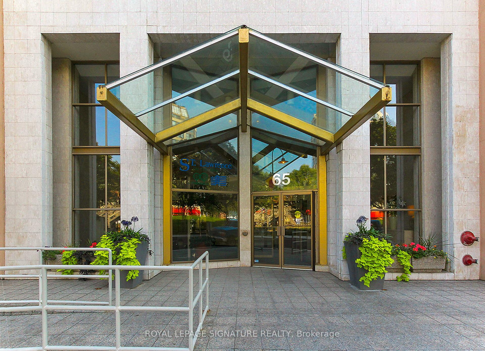65 Scadding Avenue  #722