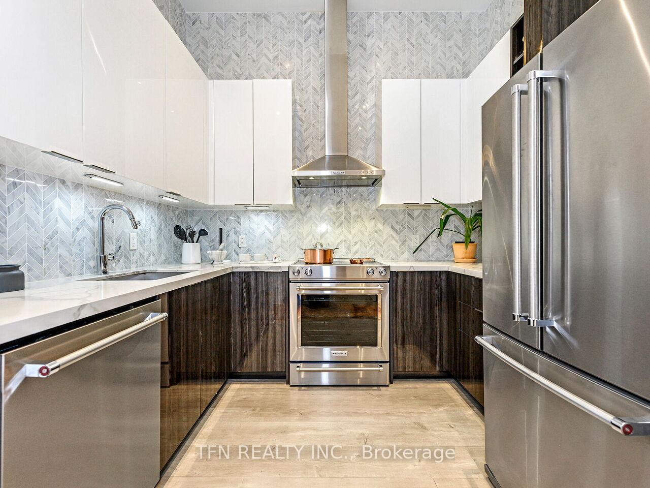 20 Shore Breeze Drive  M5