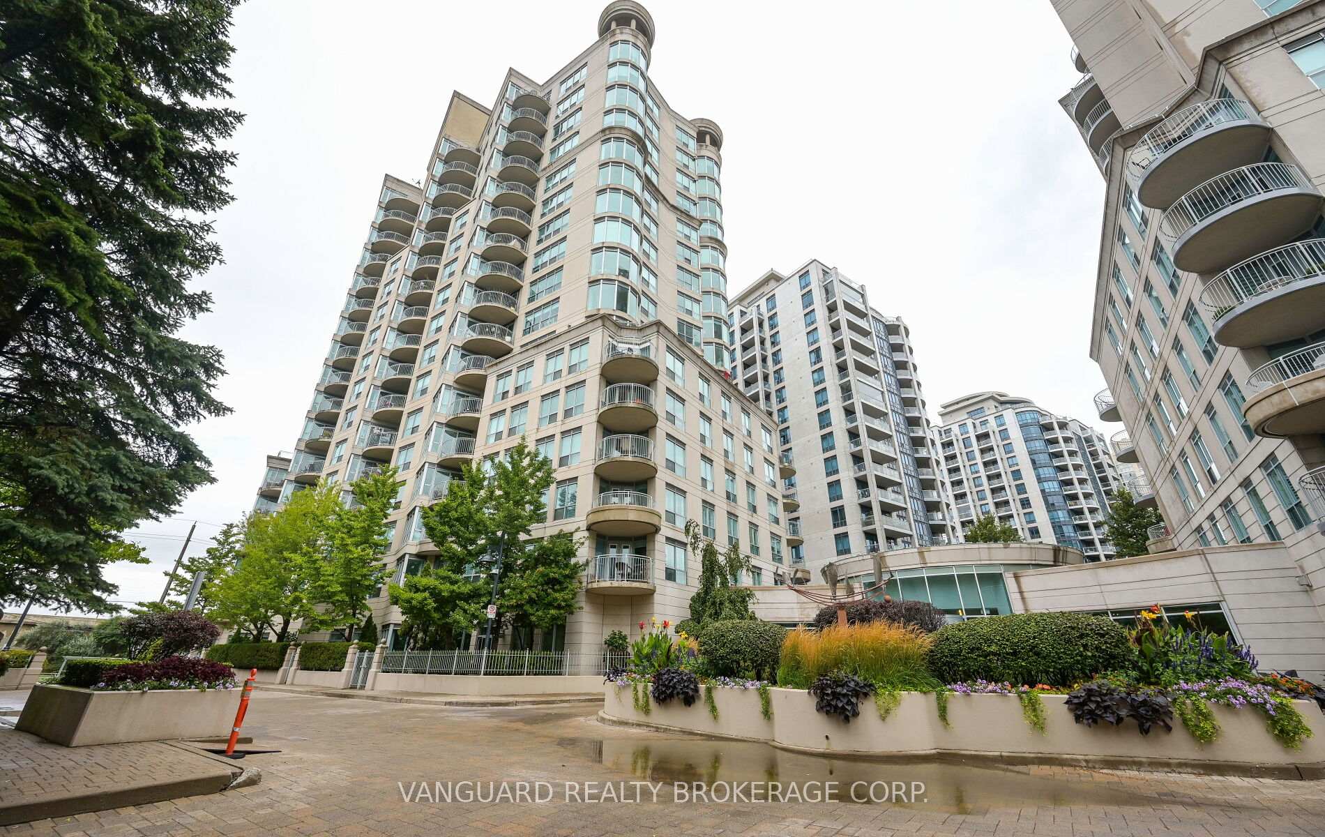 2111 Lake Shore Boulevard W #606