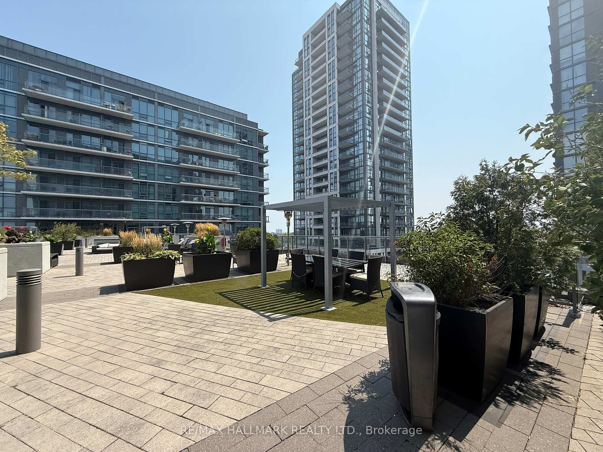 1185 The Queensway Street  #1211