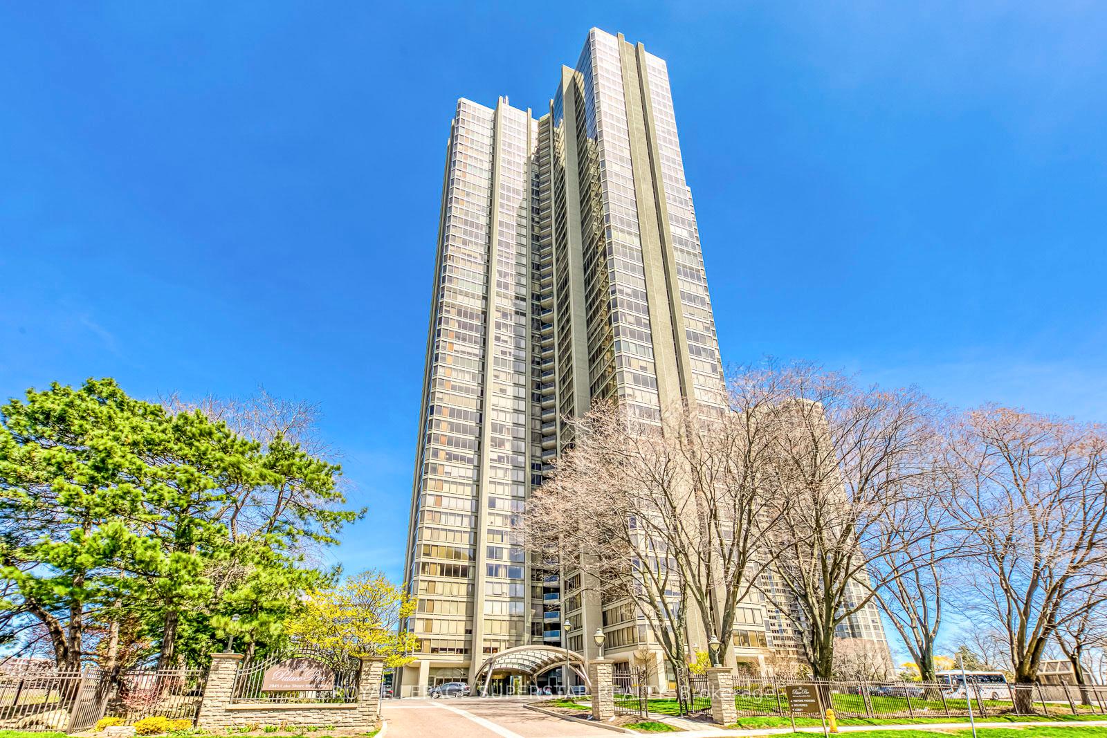 2045 Lakeshore Boulevard W #2011