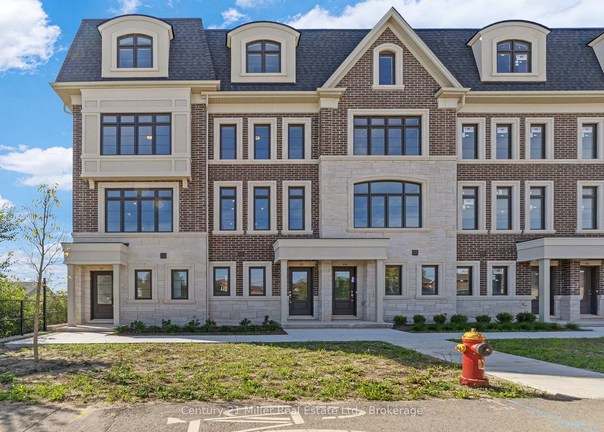 2140 Trafalgar Road  #43