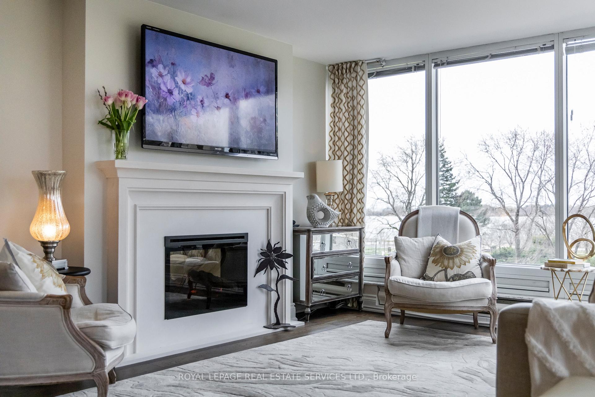 1 Palace Pier Court  #309