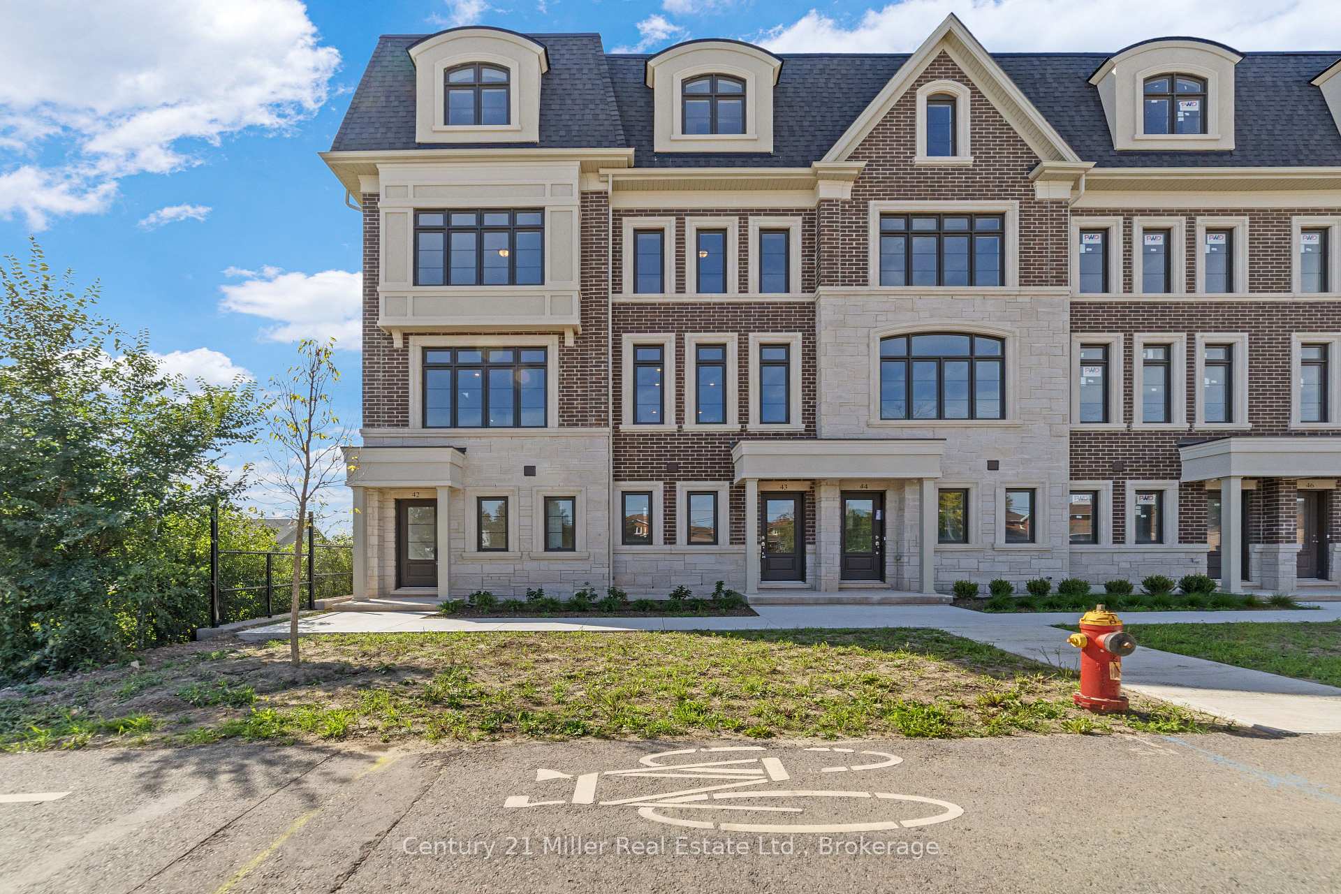 2140 Trafalgar Road  #48