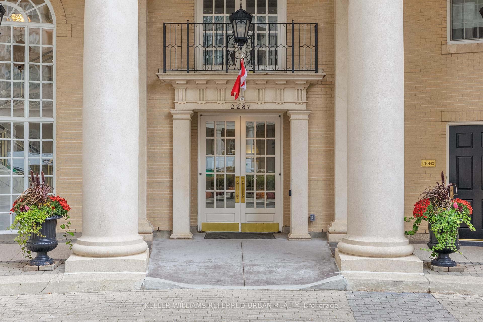 2287 Lake Shore Boulevard  #906