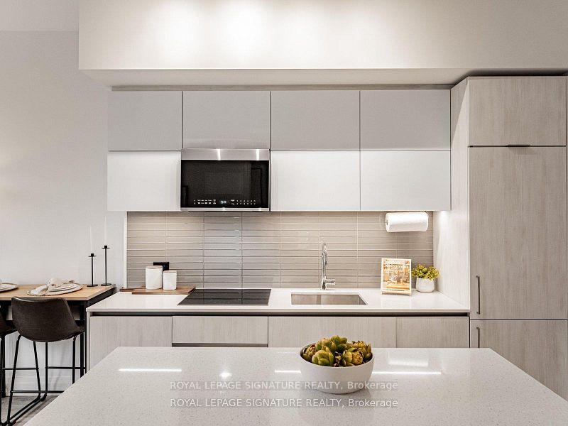 21 Park Street E #102