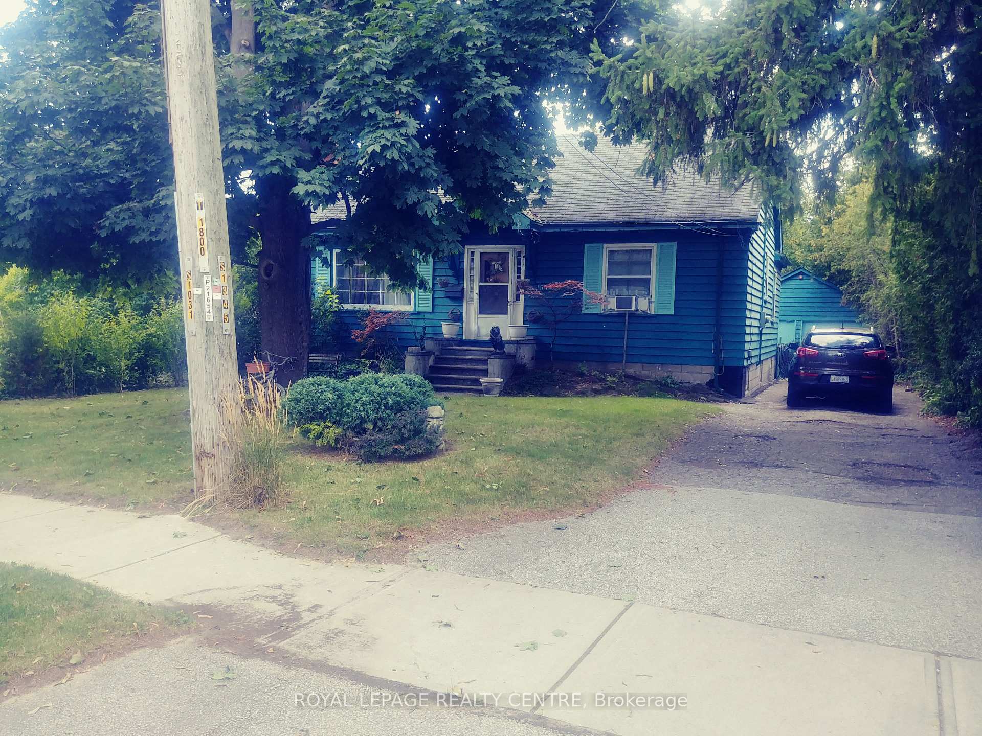 1544 Cawthra Court 