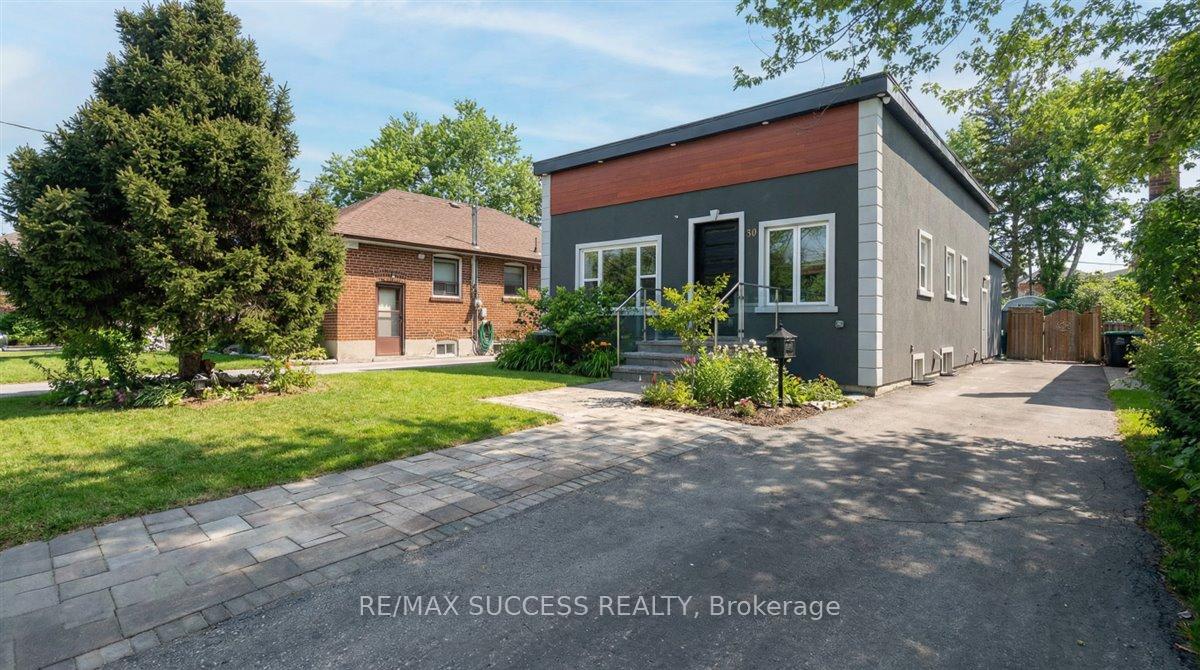 30 Maple Ave N Avenue 