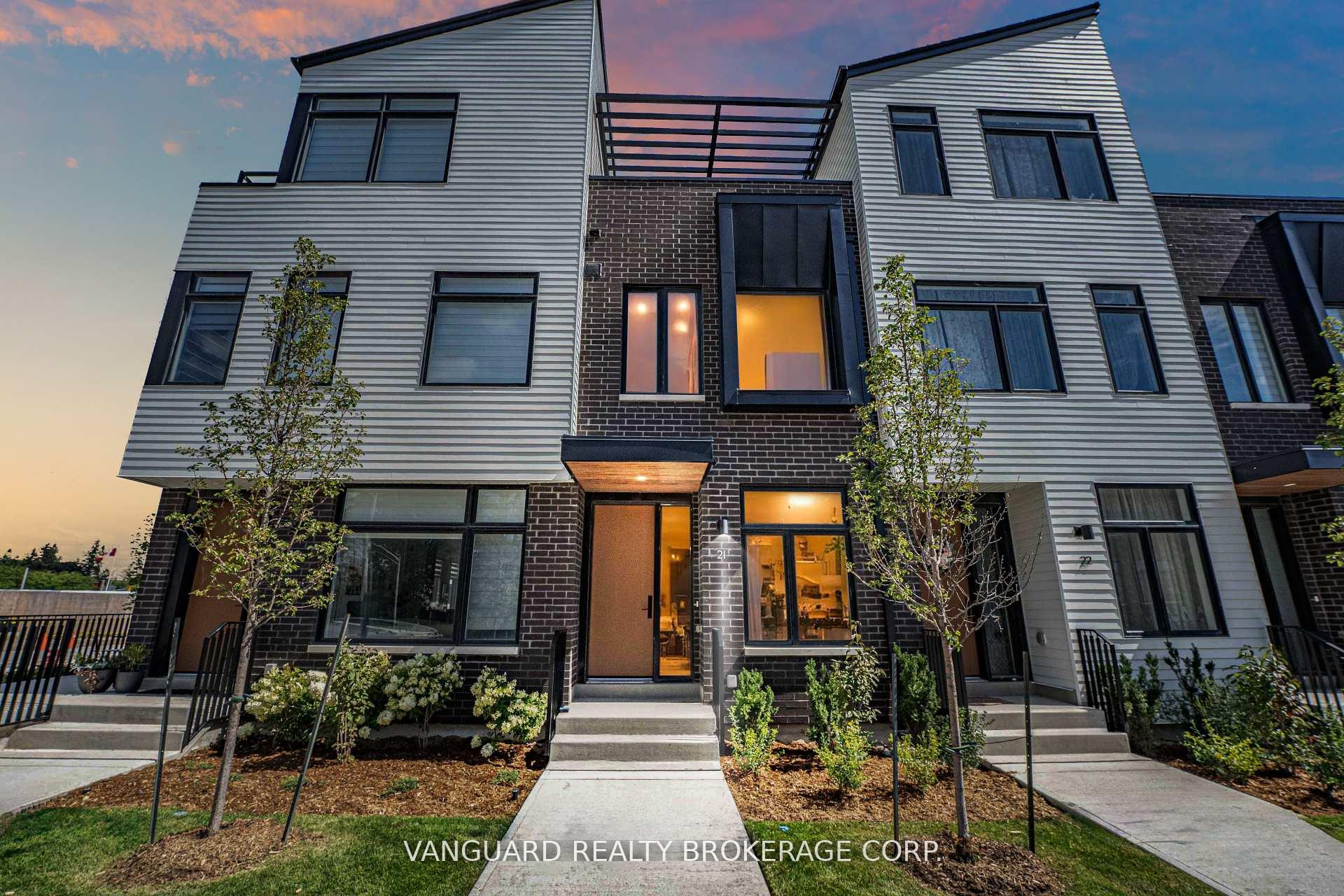 15 Lou Parsons Way  #21