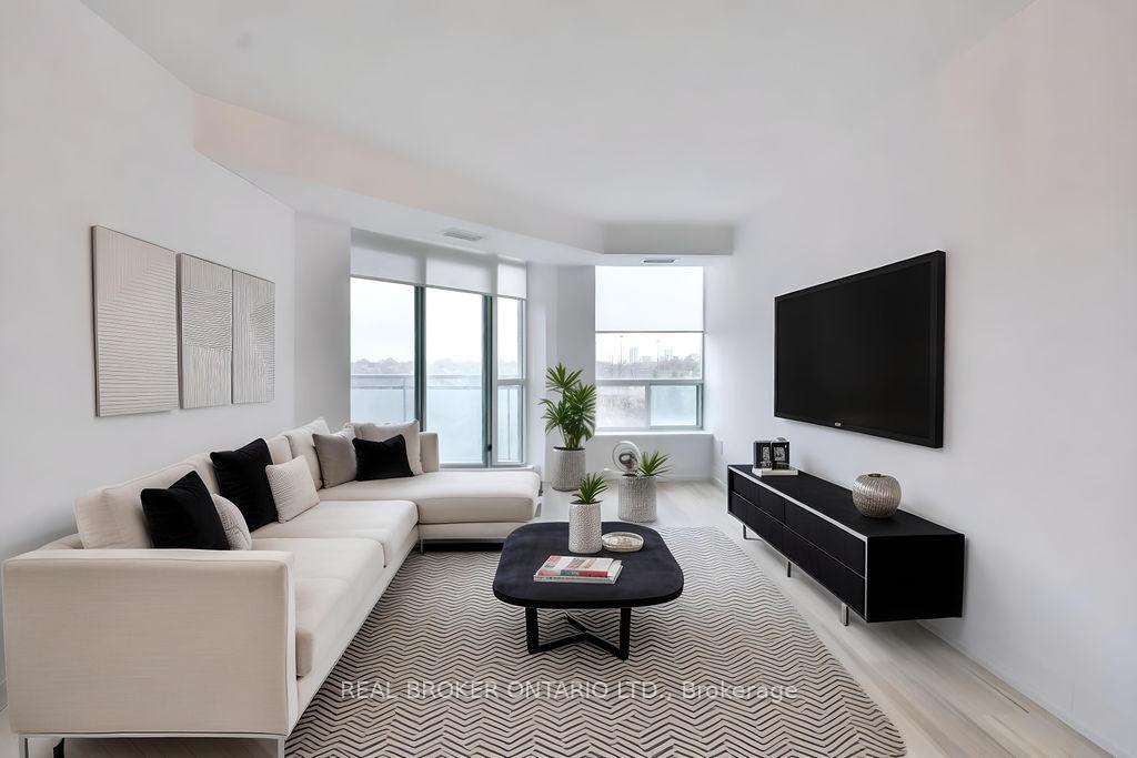 190 Manitoba Street  #710