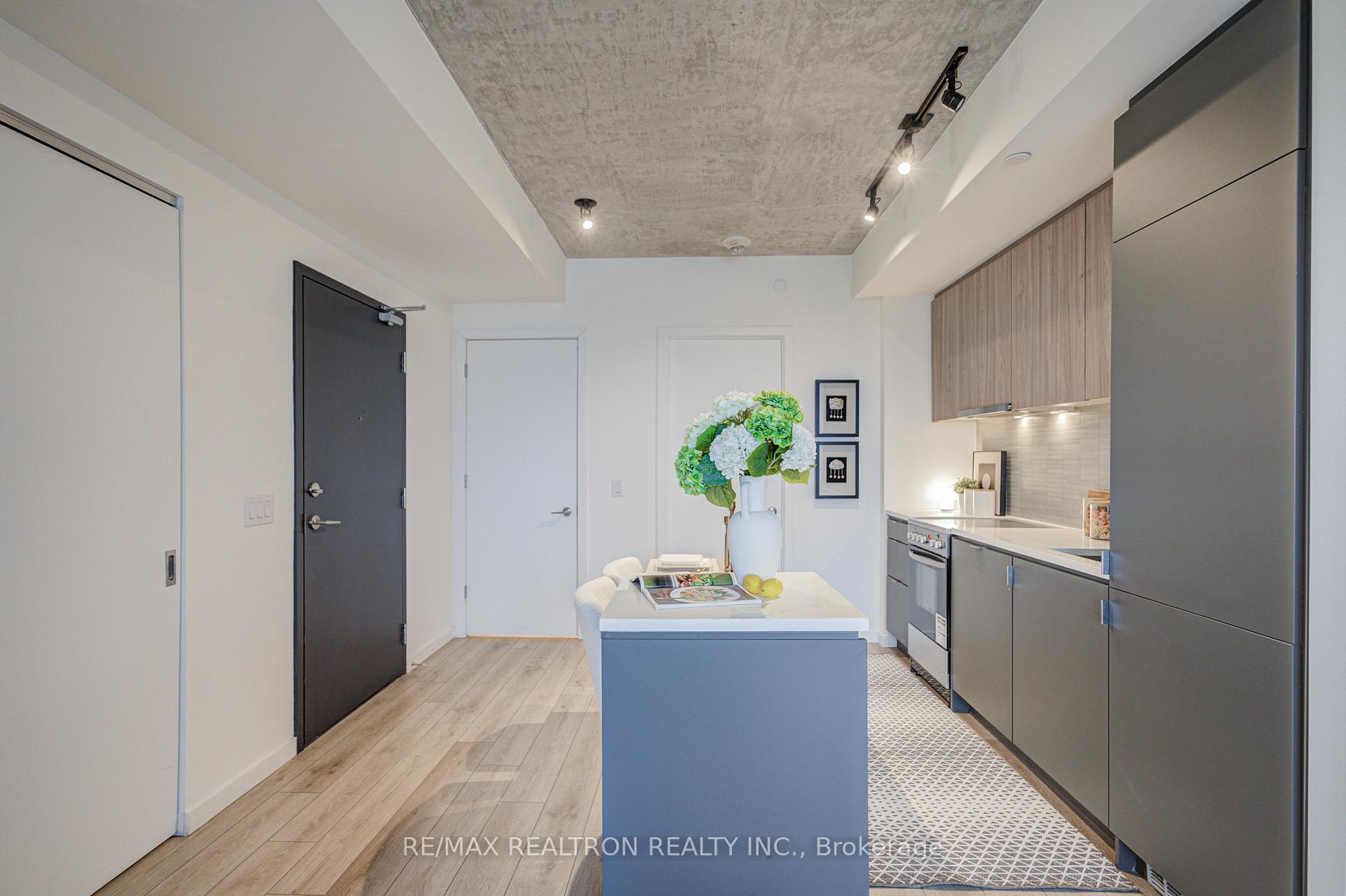 7 Smith Crescent  #518