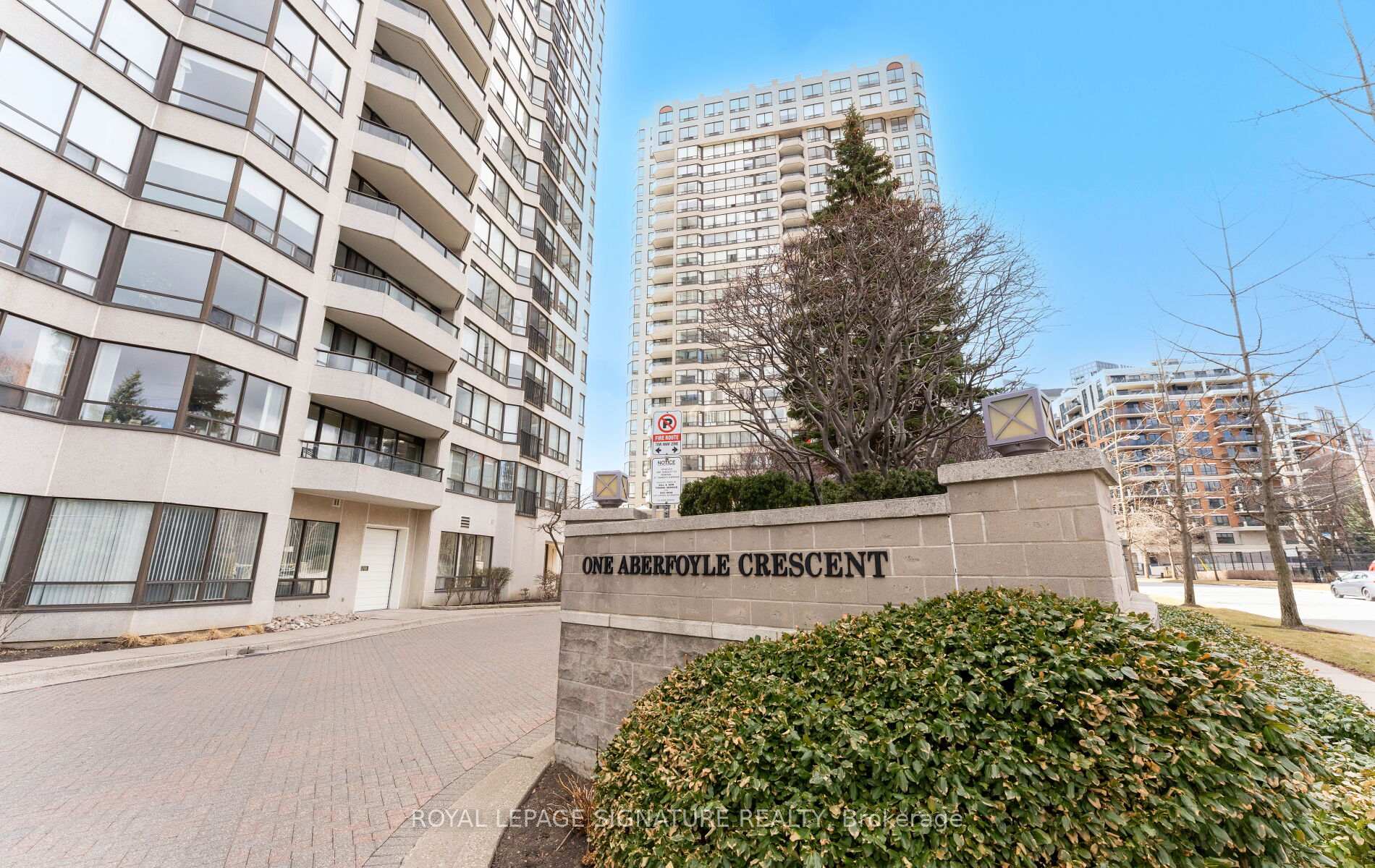 1 Aberfoyle Crescent  #2112