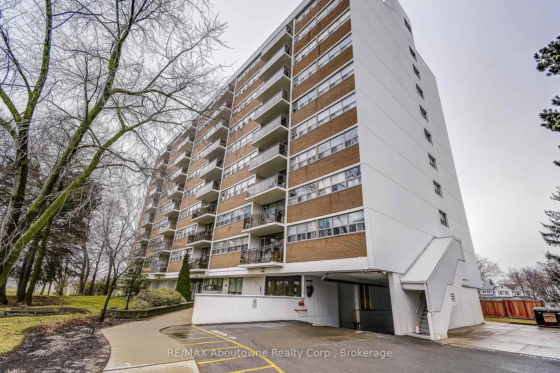 212 Kerr Street  #401