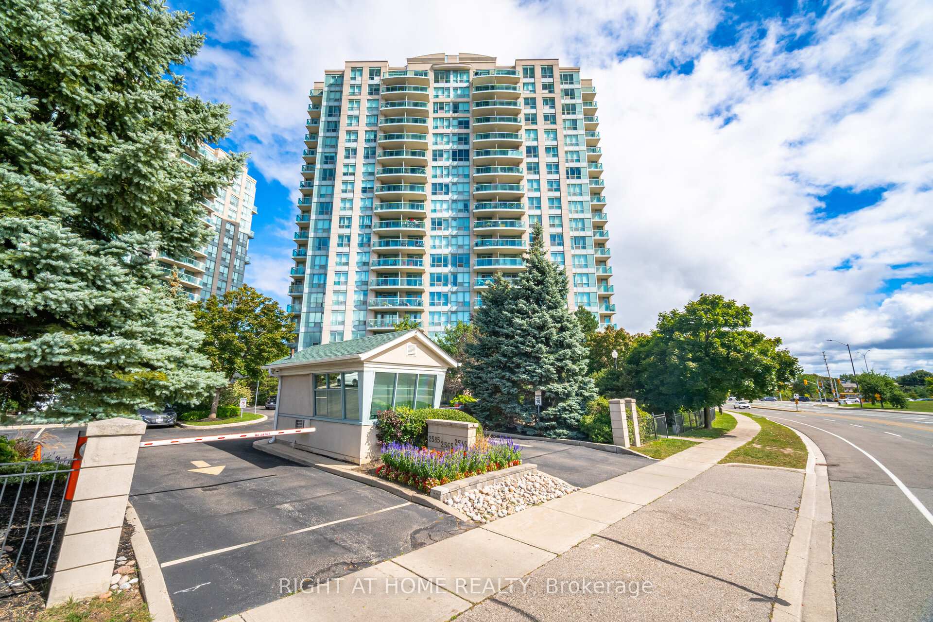 2545 Erin Centre Boulevard  #1211