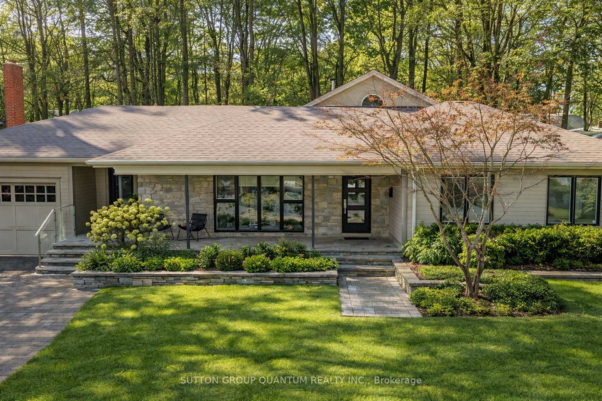 133 Mineola Road E