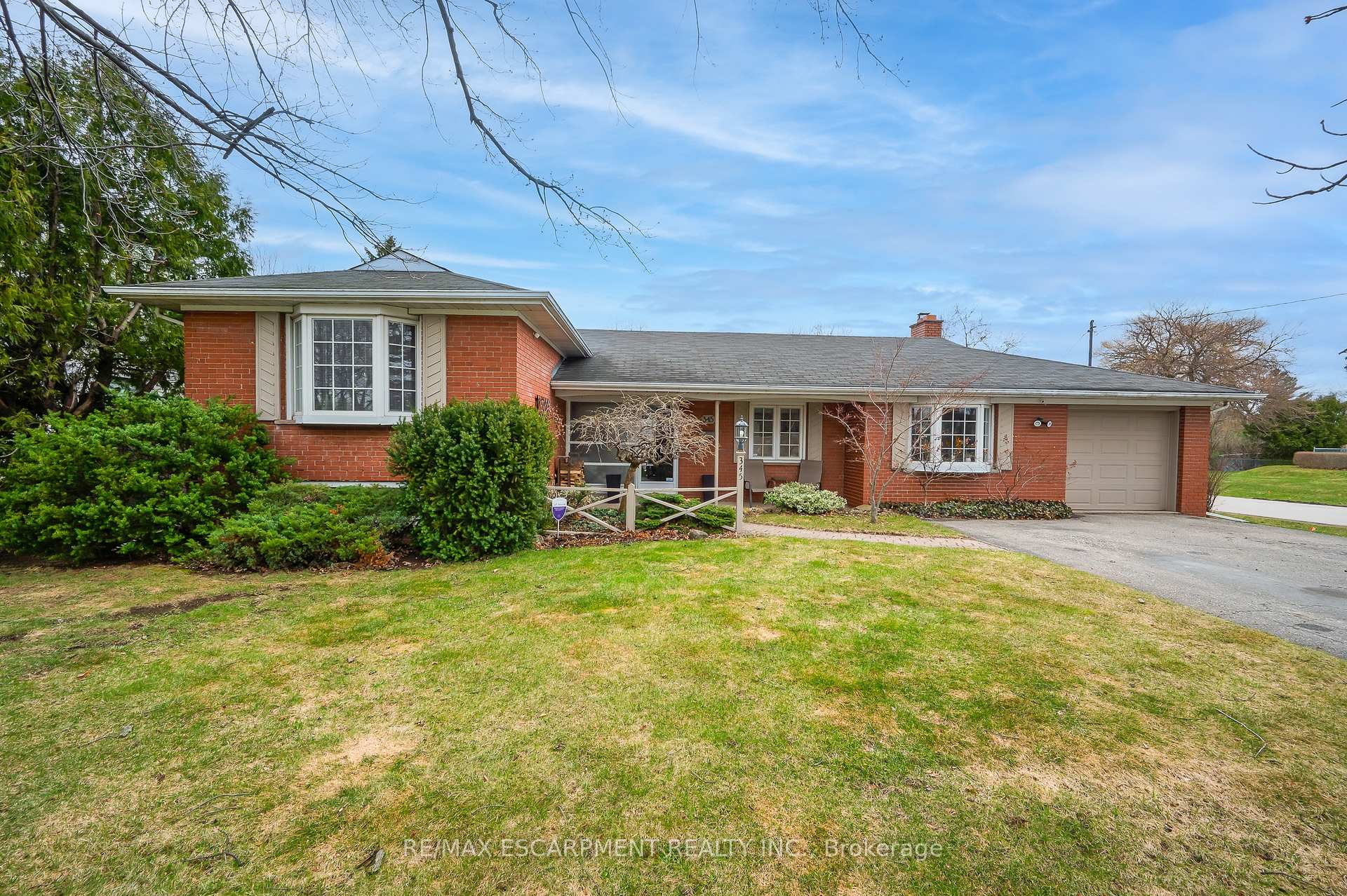 345 Sandlewood Road 