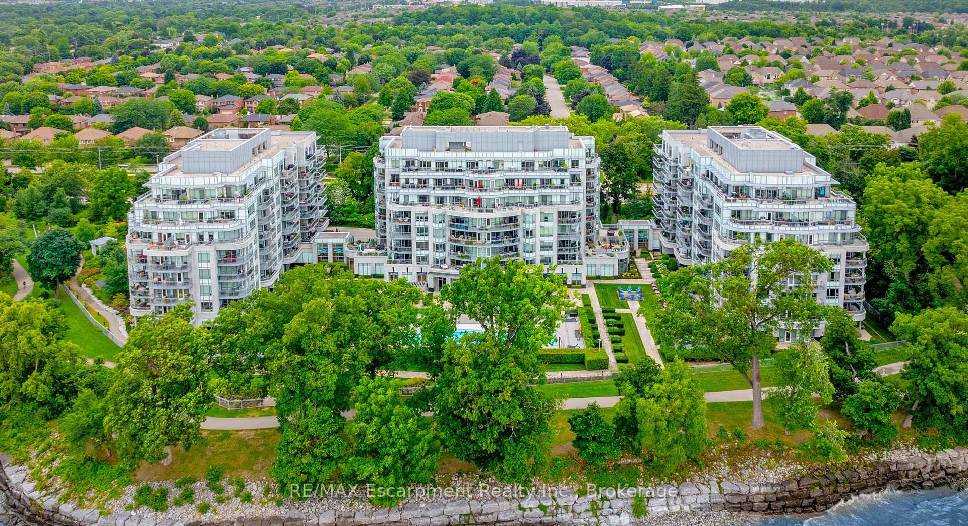 3500 Lakeshore Road W #827