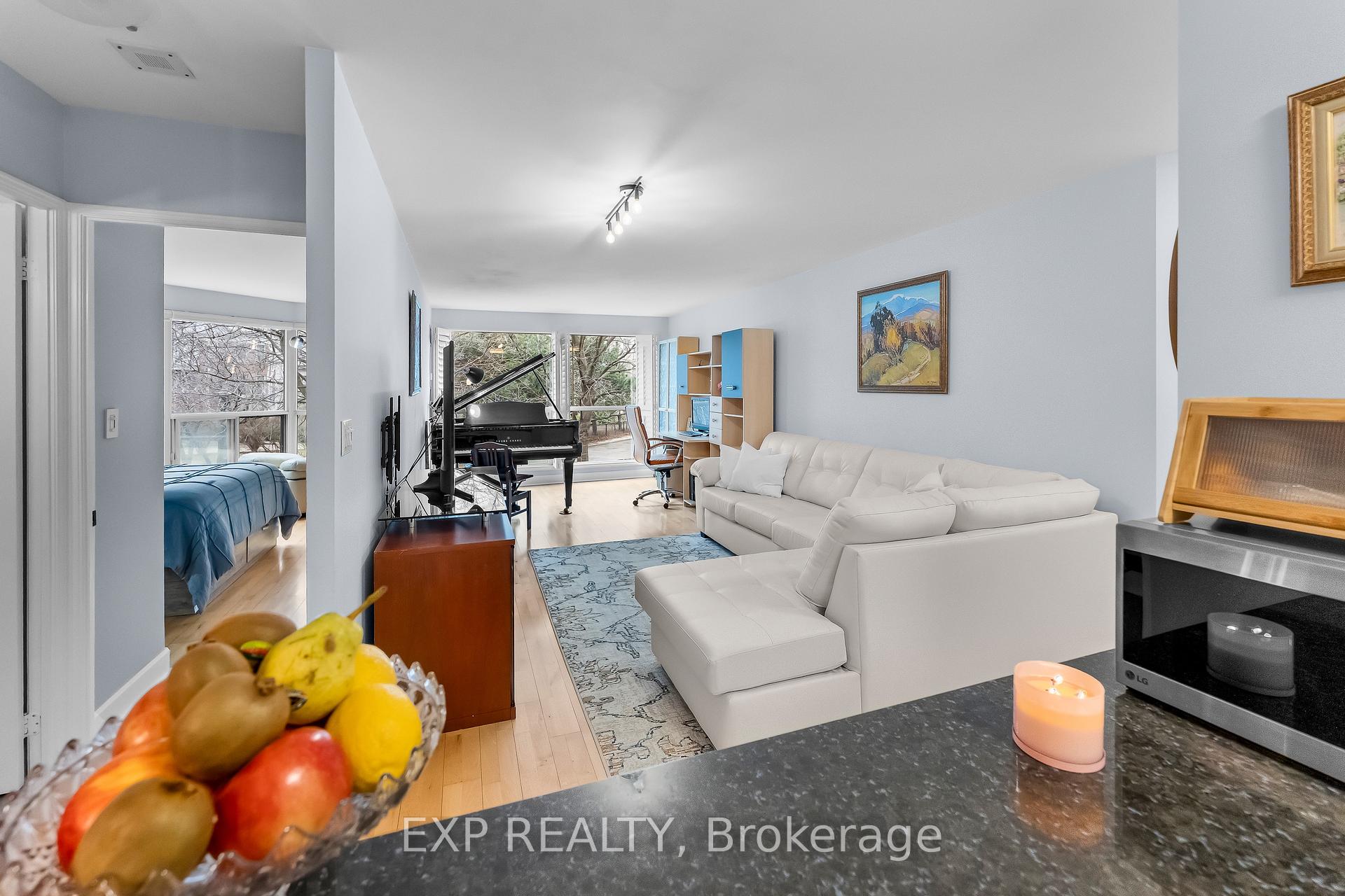 2267 Lake Shore Boulevard W #214