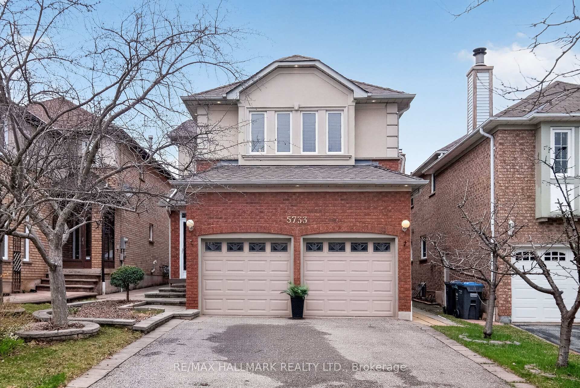 5733 Tayside Crescent 