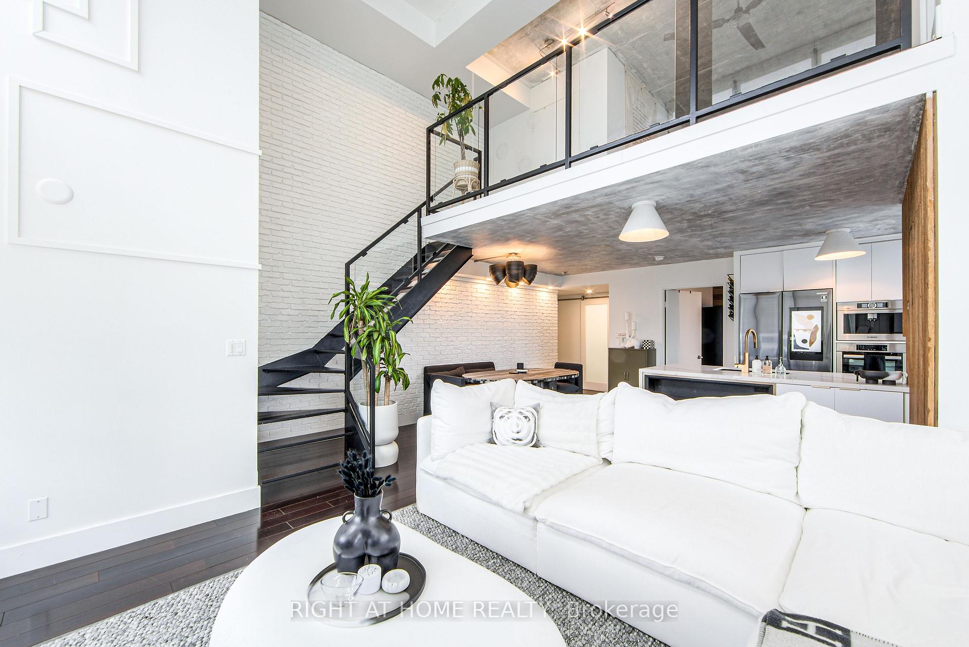 250 Manitoba Street SE #728