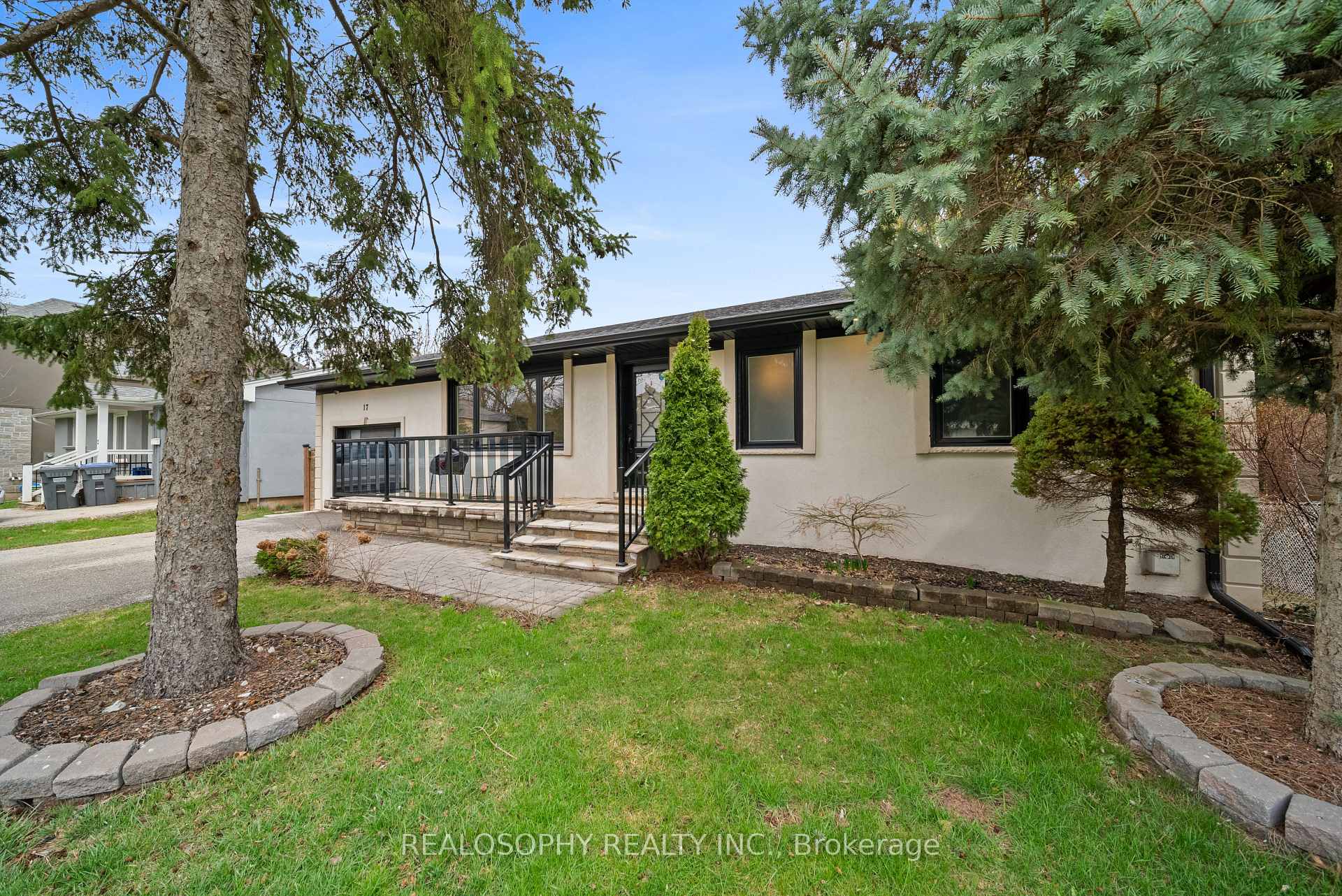 17 Pioneer Drive 