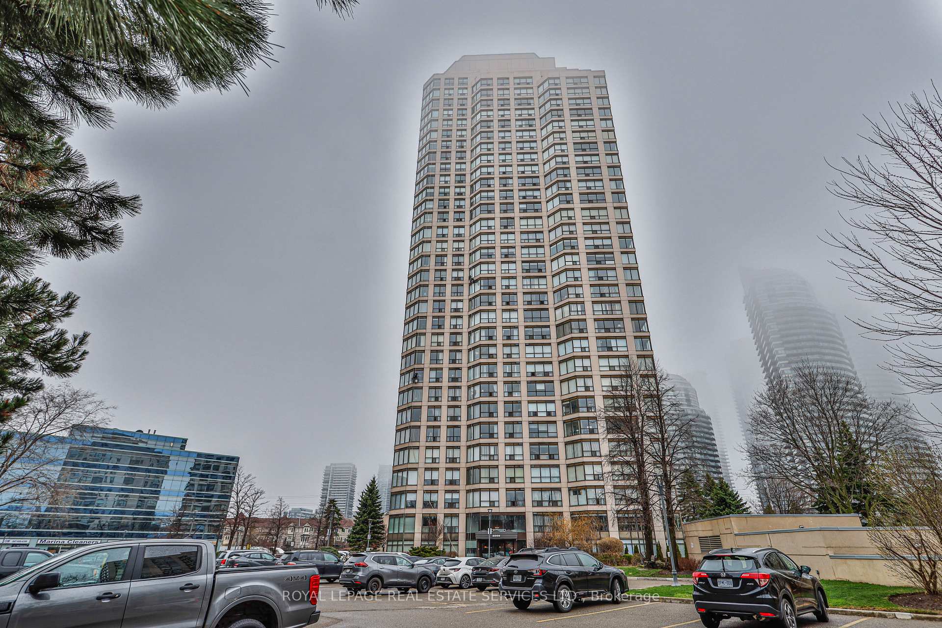 2269 Lake Shore Boulevard W #2006