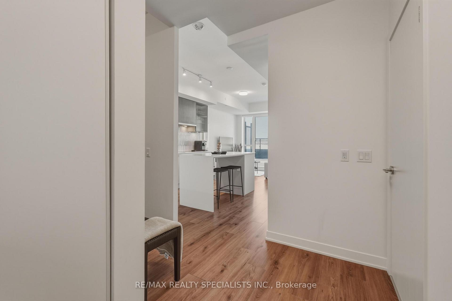 405 Dundas Street W #314