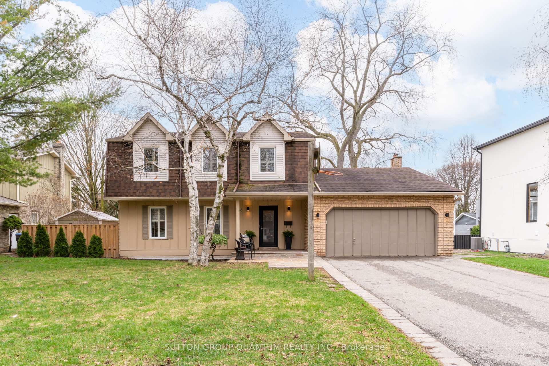 1166 Geran Crescent 