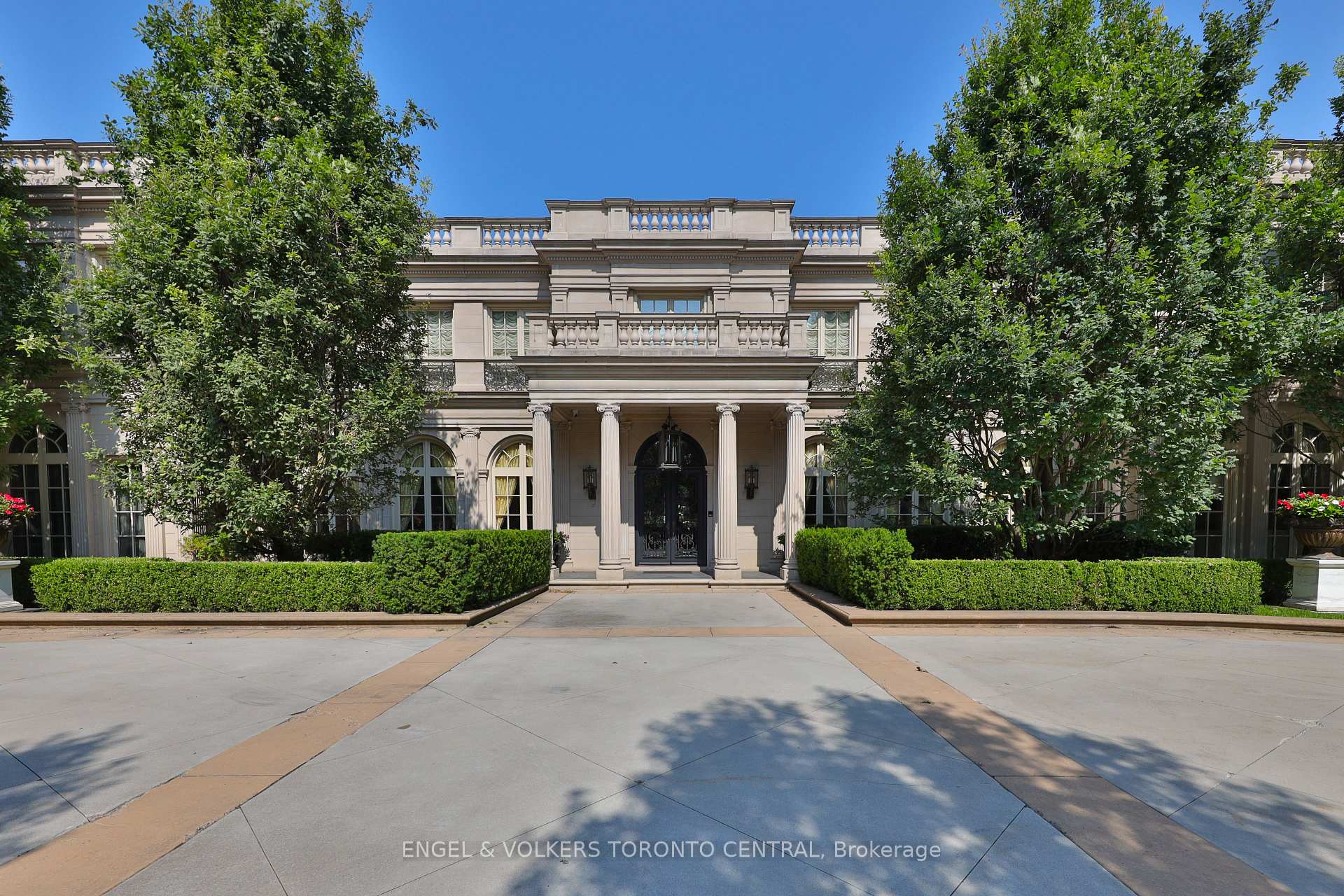 489 Lakeshore Road E