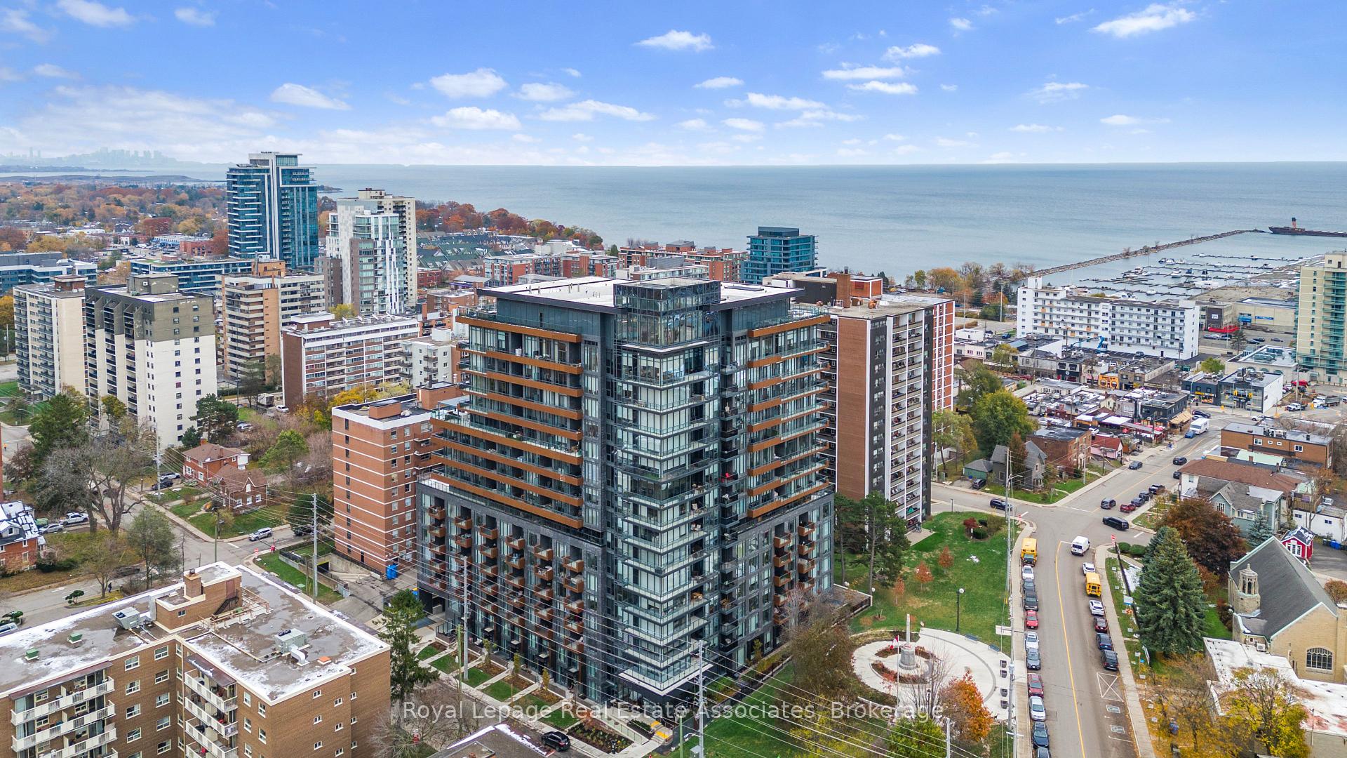 21 Park Street E #805
