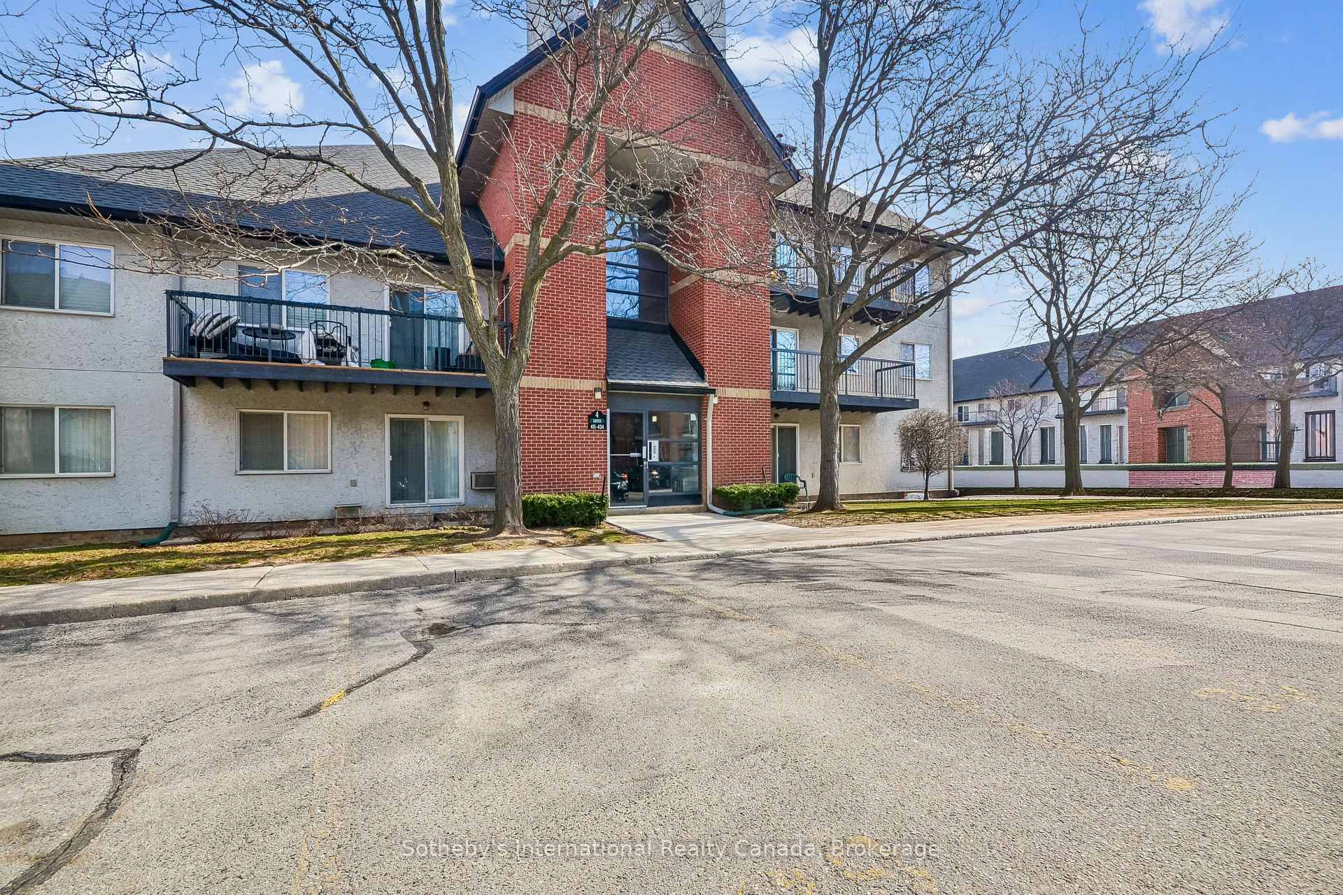 1450 Glen Abbey Gate  #434