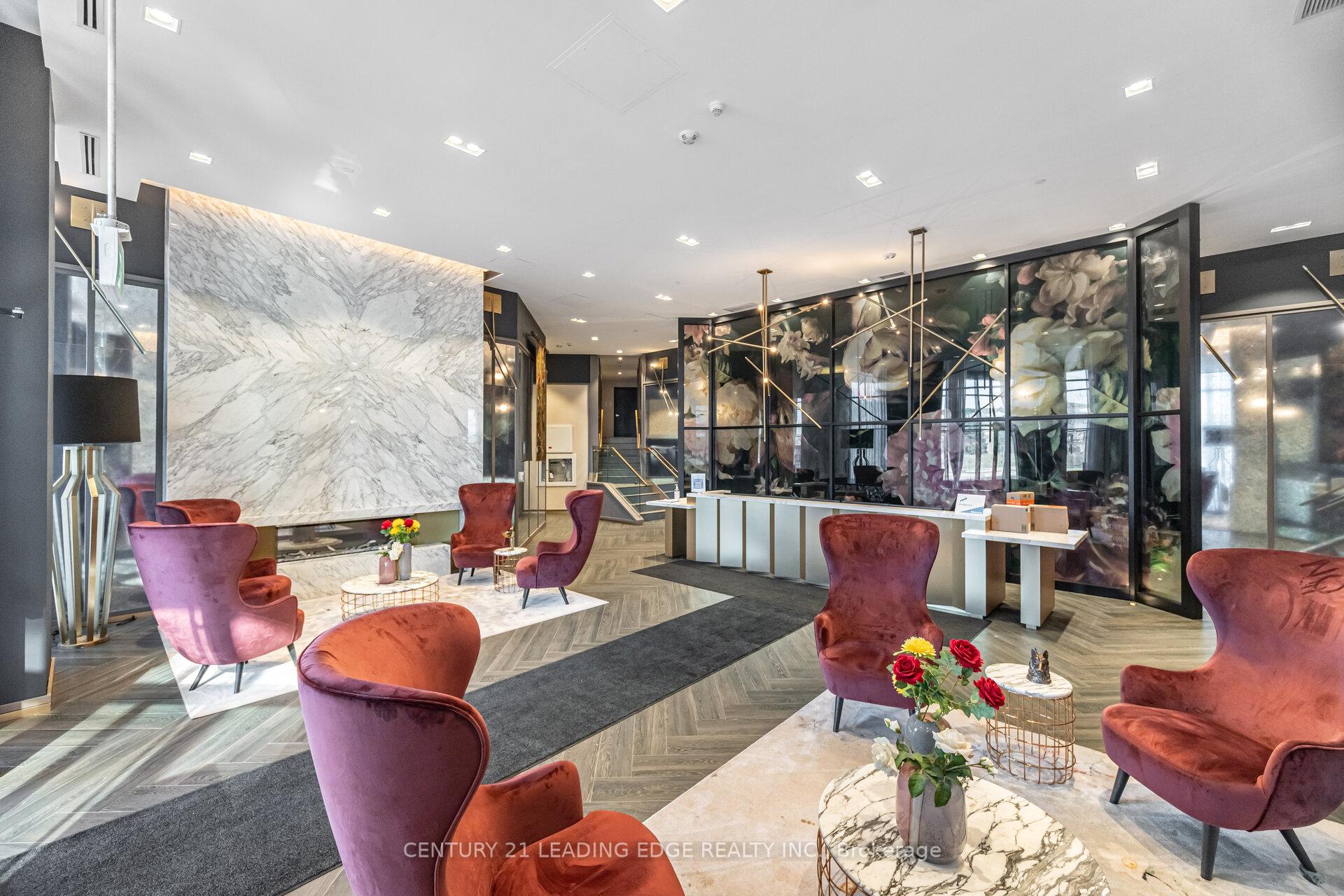 405 Dundas Street W #317