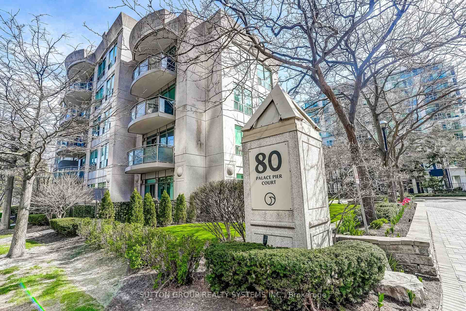 80 Palace Pier Court  #404