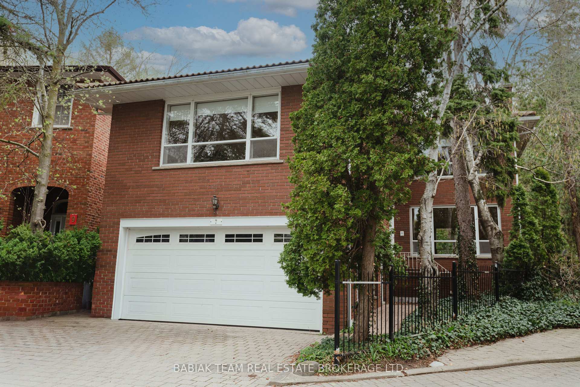 7 Innisfree Court 