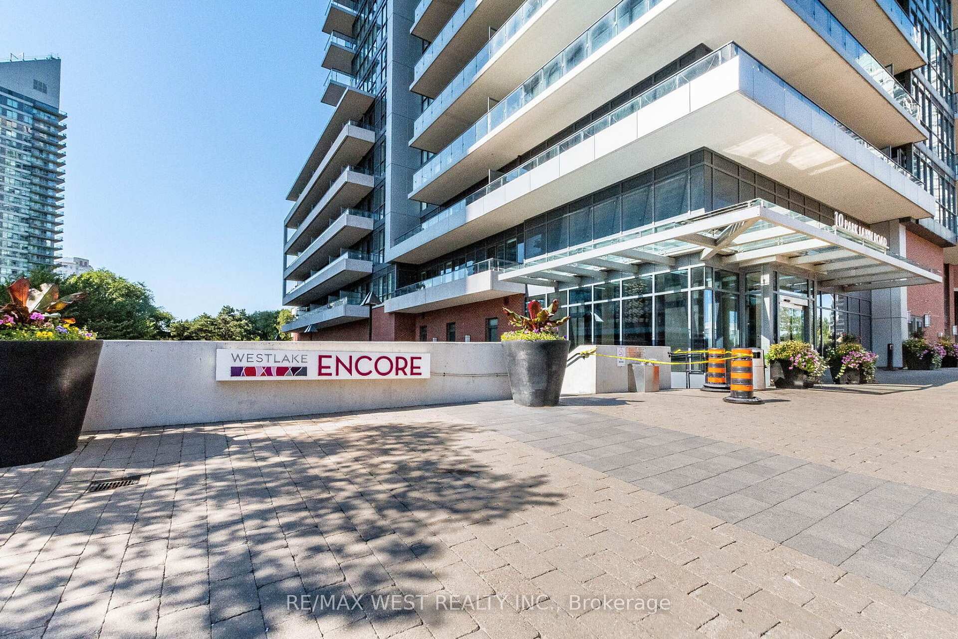 10 Park Lawn Road  #602