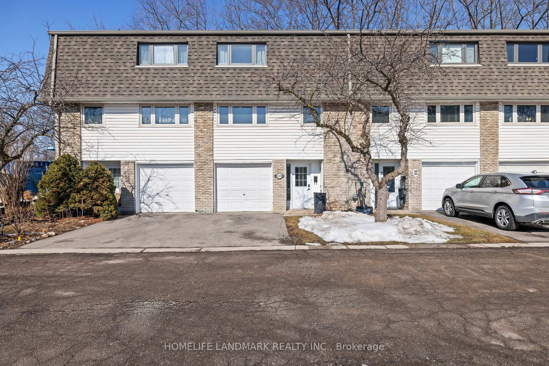 1270 Gainsborough Drive  #9
