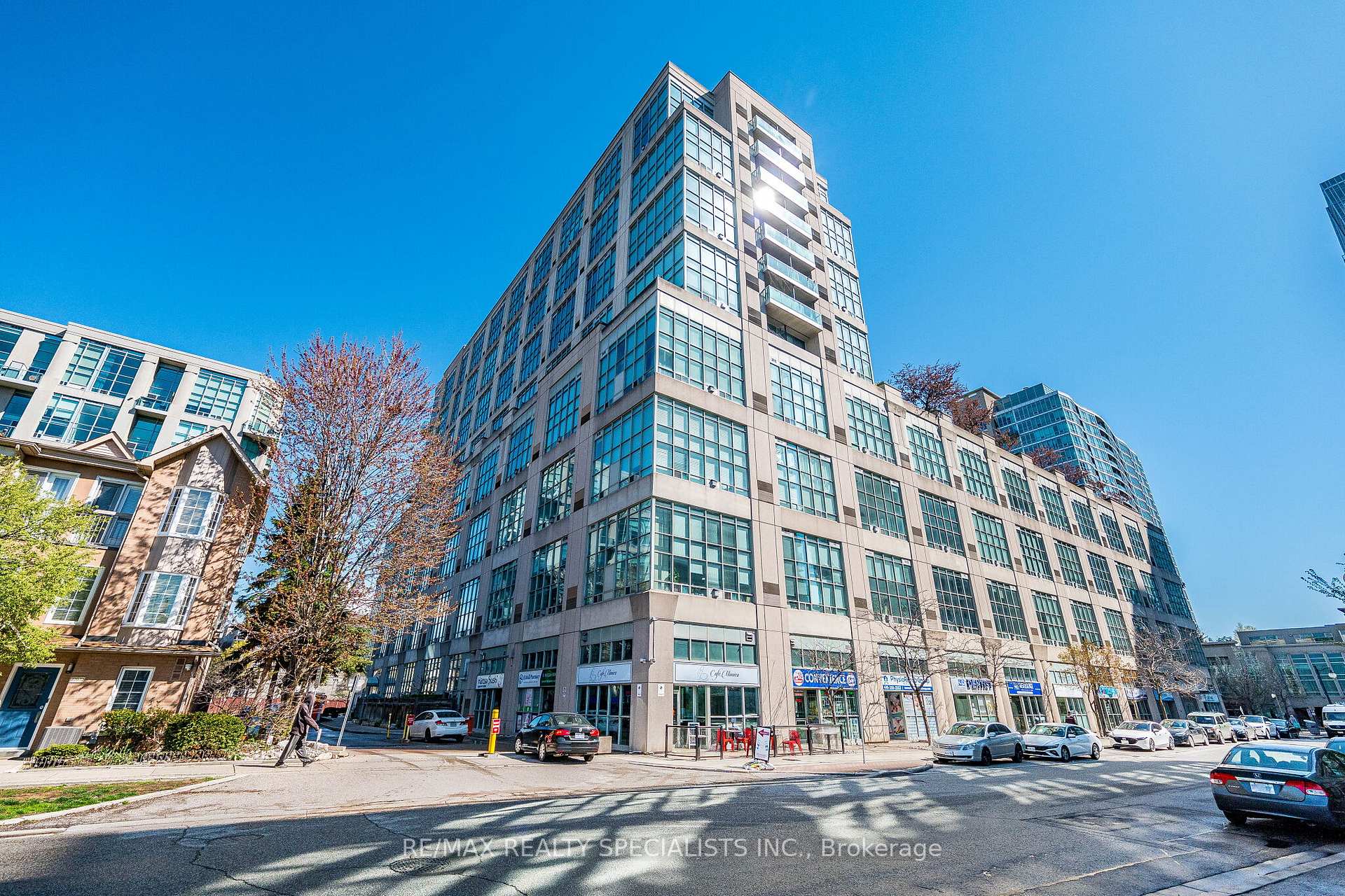 250 Manitoba Street  #838