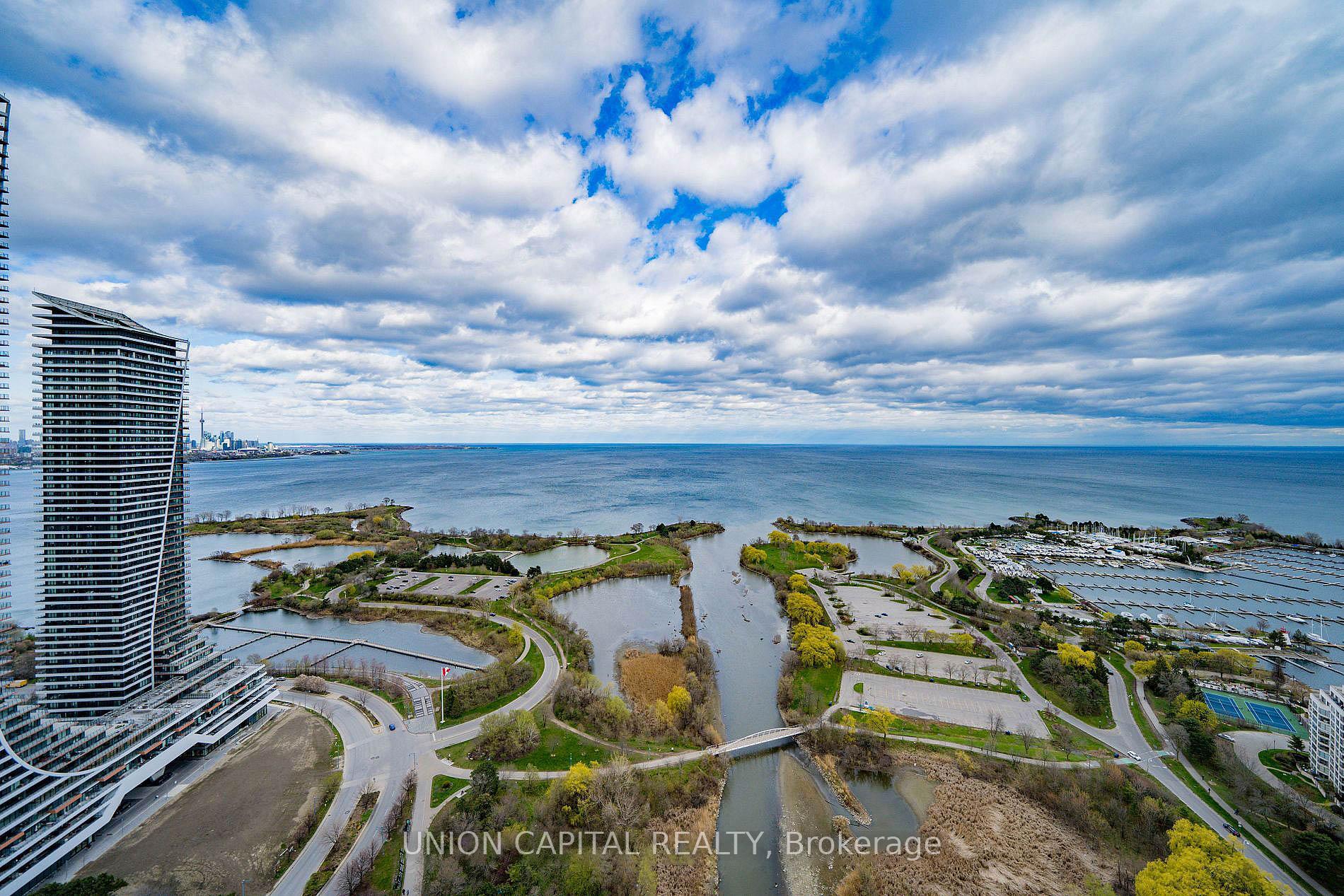 2212 Lake Shore Boulevard W PH02